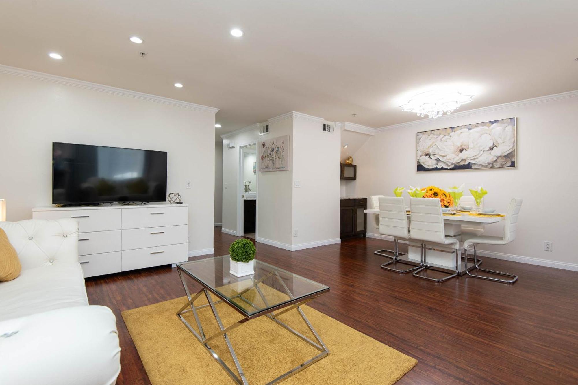 Spacious 2Br/2.5Ba + Game Room Glendale Exterior photo